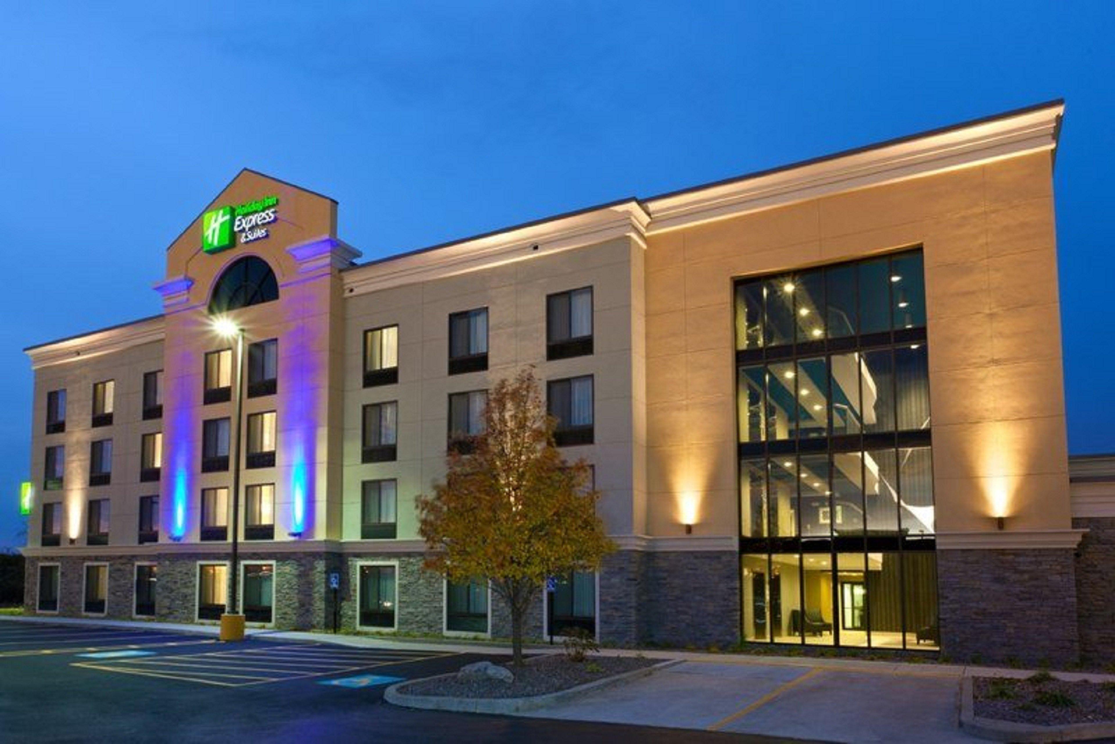Holiday Inn Express And Suites Batavia By Ihg Exterior photo