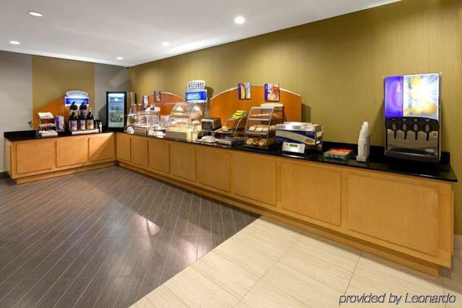 Holiday Inn Express And Suites Batavia By Ihg Exterior photo